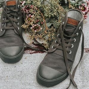 bangs Stonehenge gray/grey high top shoes